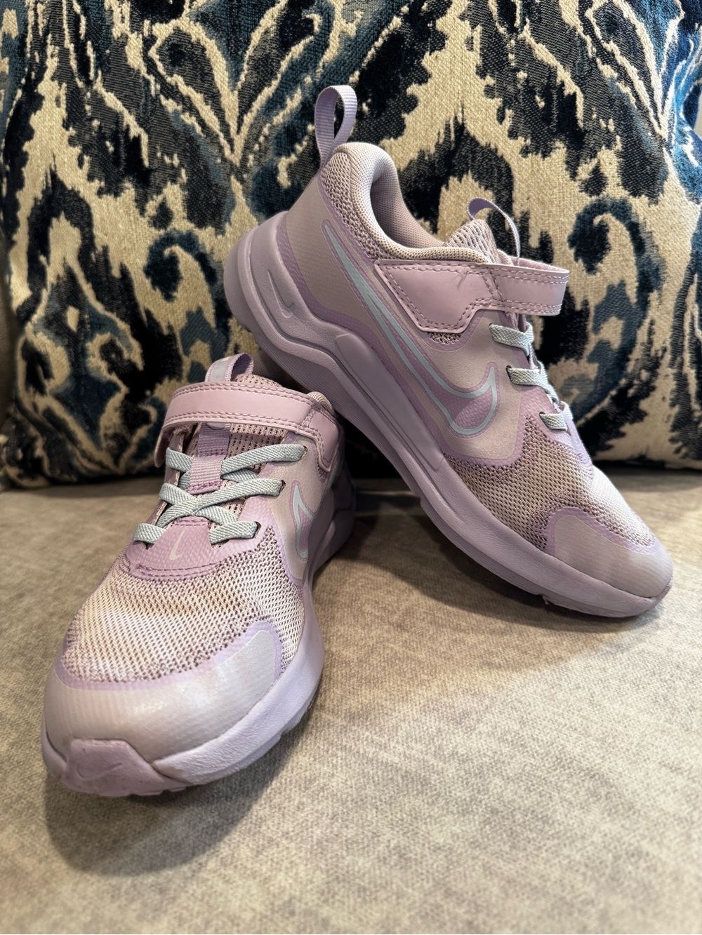 Nike Cosmic Runner Kids' Lightweight Sneakers - Soft Purple - GC - Size 2